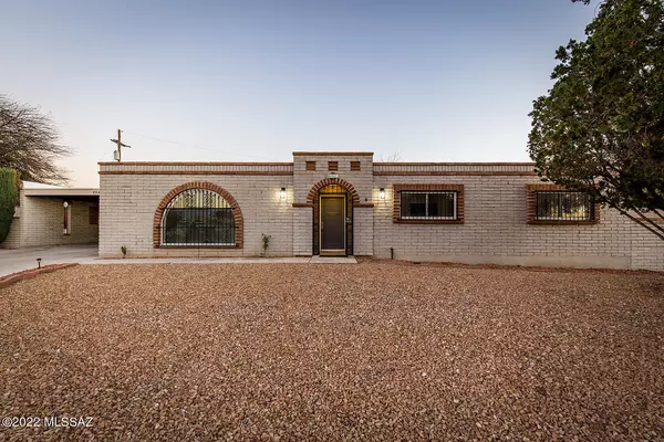 8942 E Old Spanish Trail, Tucson, AZ 85710