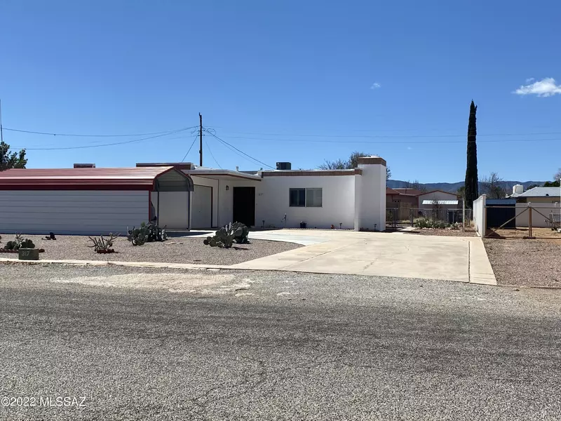 317 N Flynn Jans Court, Pearce, AZ 85625