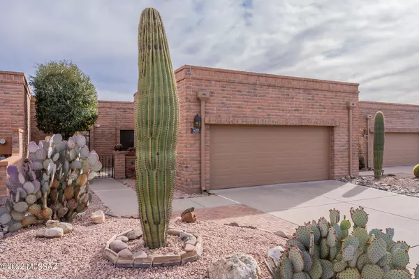 1437 W Camino Del Pato, Green Valley, AZ 85622