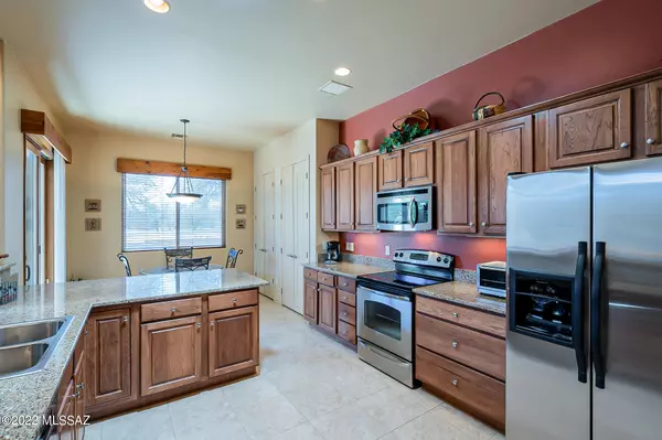 2572 S Pecan Valley Place, Green Valley, AZ 85614