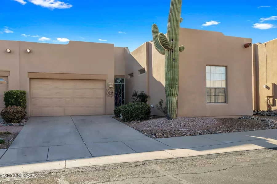 3725 S Camino Del Golfista, Green Valley, AZ 85614