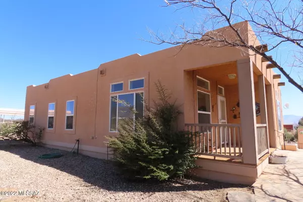 8207 E Lane Ranch Road, Hereford, AZ 85615