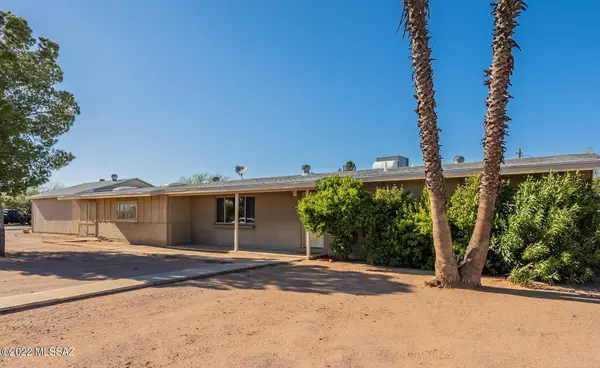 4660 W Tumacacori Drive, Amado, AZ 85645