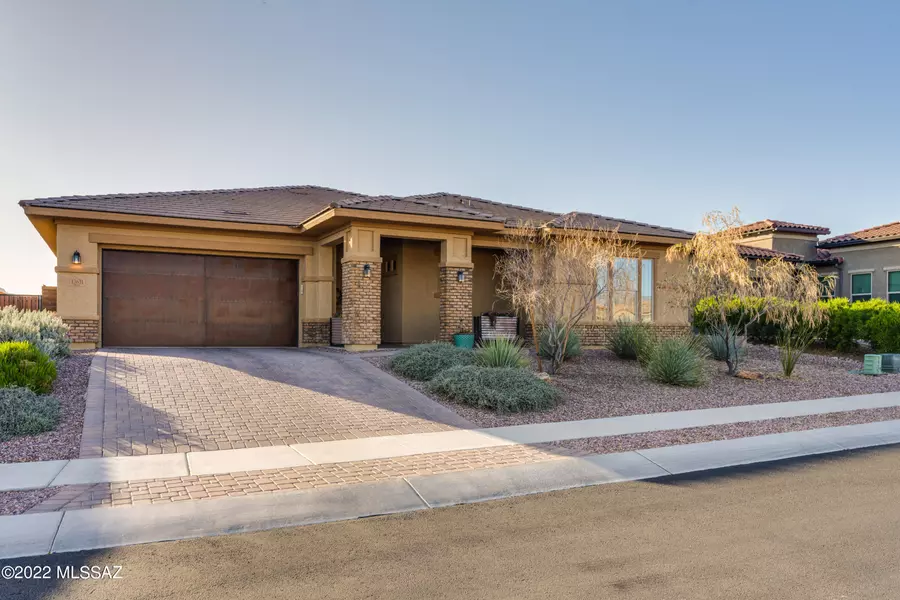 13631 N Meadowhawk Lane, Oro Valley, AZ 85755