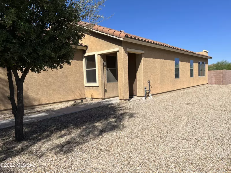 584 N Highlands Grove Lane, Sahuarita, AZ 85629