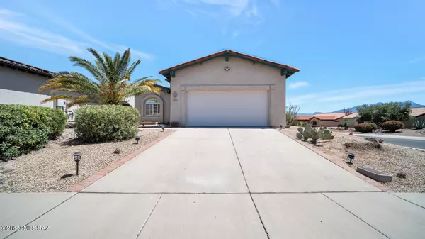 256 N Via La Castellana, Green Valley, AZ 85614