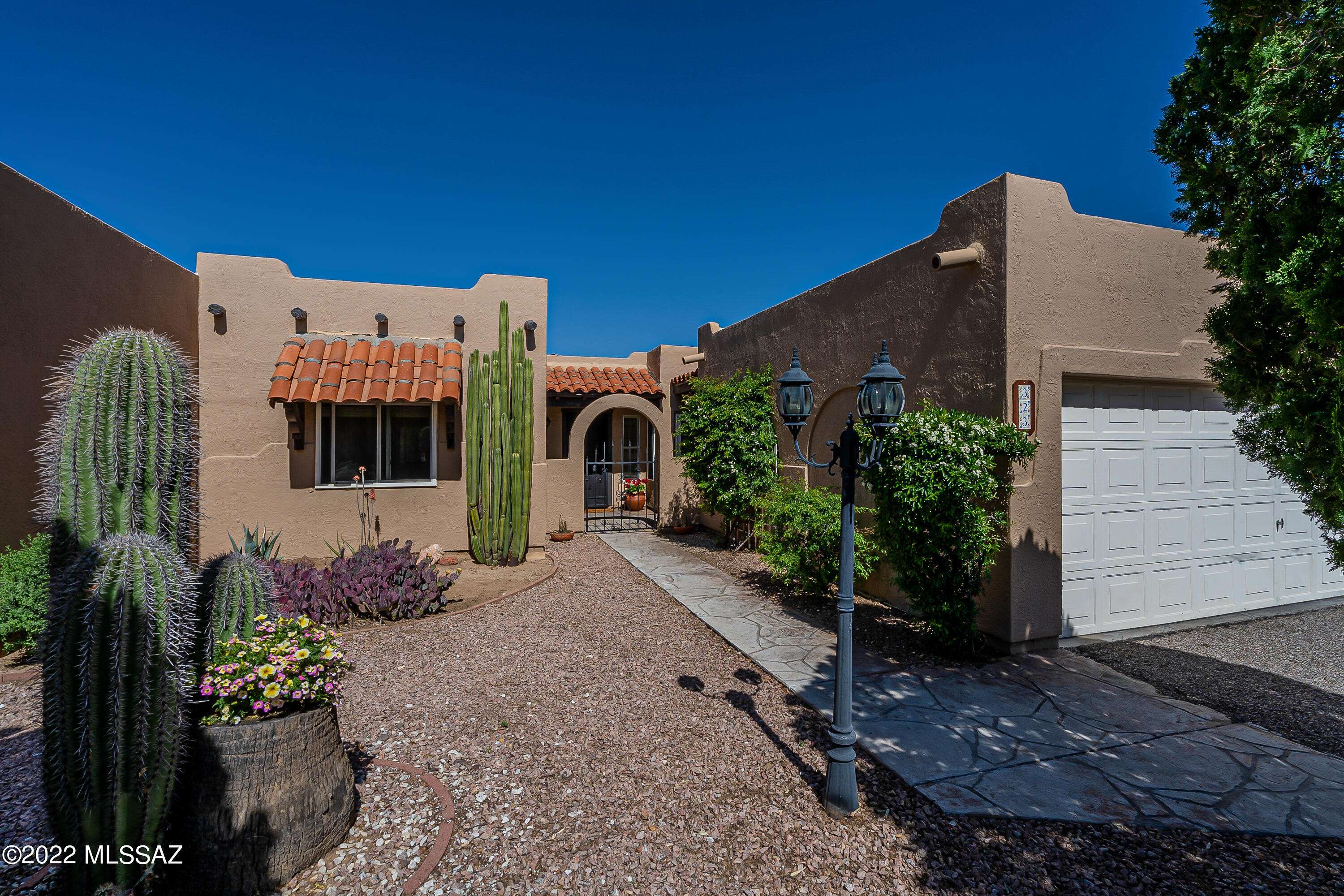 323 E Paseo Azul, Green Valley, AZ 85614