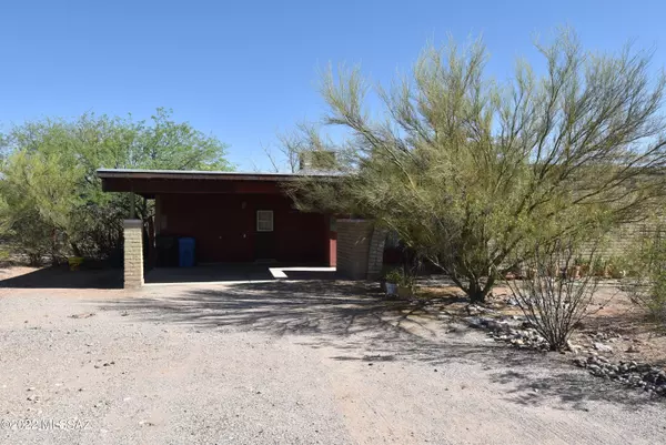 9190 E Bidahochi Place, Tucson, AZ 85749