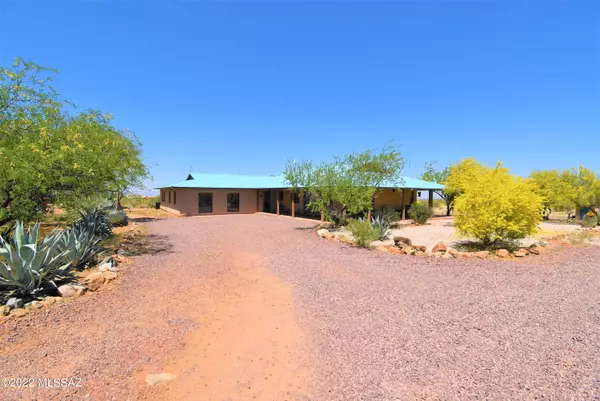 2701 E Sahuarita Road, Vail, AZ 85641