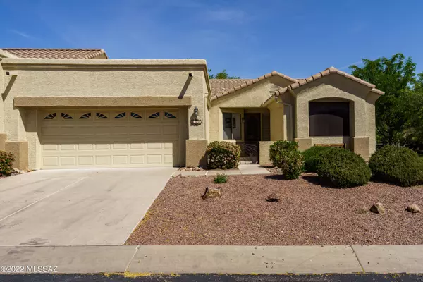 490 W Moorwood Street, Green Valley, AZ 85614