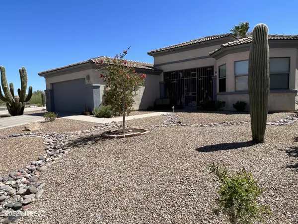 94 N Via Del Clavelito, Green Valley, AZ 85614