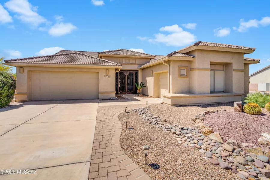 1353 N Sun Catcher Way, Green Valley, AZ 85614