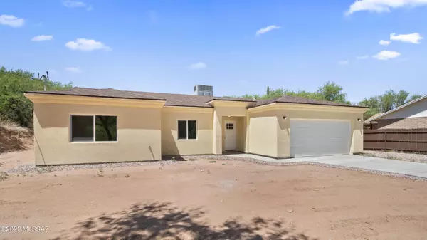 1872 Valentino Court, Rio Rico, AZ 85648