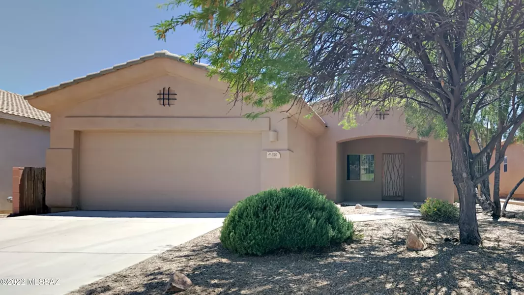 320 E Calle Cerita, Green Valley, AZ 85614