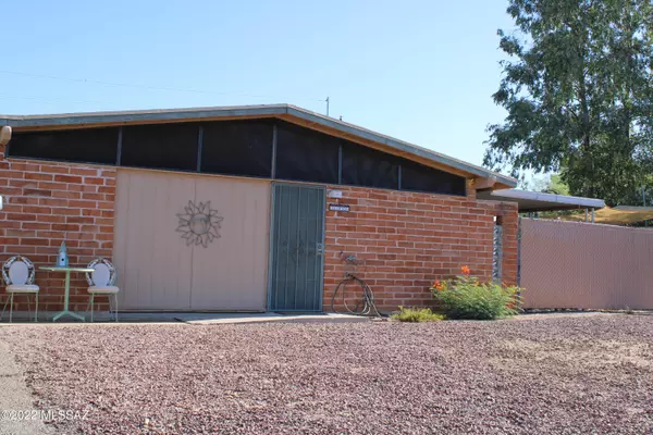 8011 E Julia Street, Tucson, AZ 85710