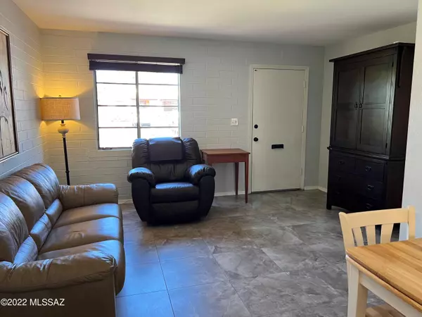 Green Valley, AZ 85614,481 S Paseo Lobo Unit D