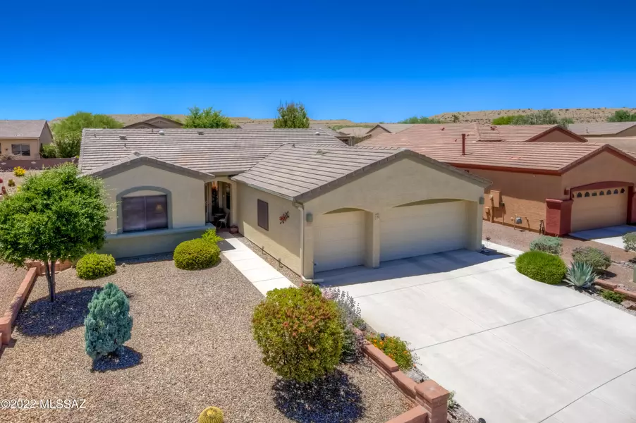 395 N Mountain Nugget Place, Green Valley, AZ 85614