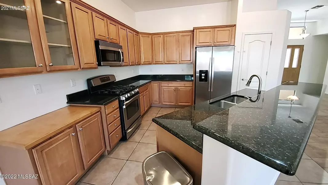 1051 E Mowry Wash Lane, Sahuarita, AZ 85629