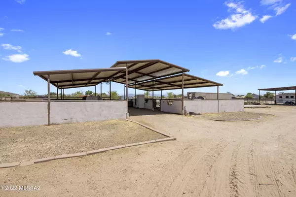 436 W Silverdale Road, San Tan Valley, AZ 85143