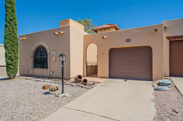 1481 W Calle Mendoza, Green Valley, AZ 85622