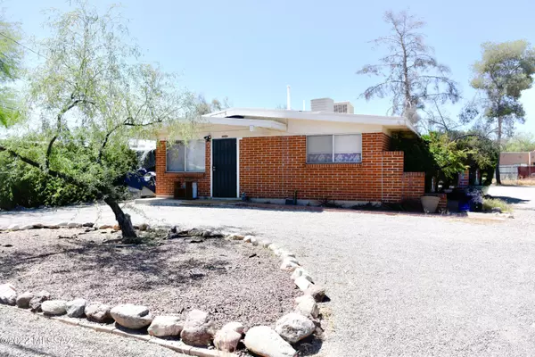 Tucson, AZ 85712,3946-3948 E Lee Street