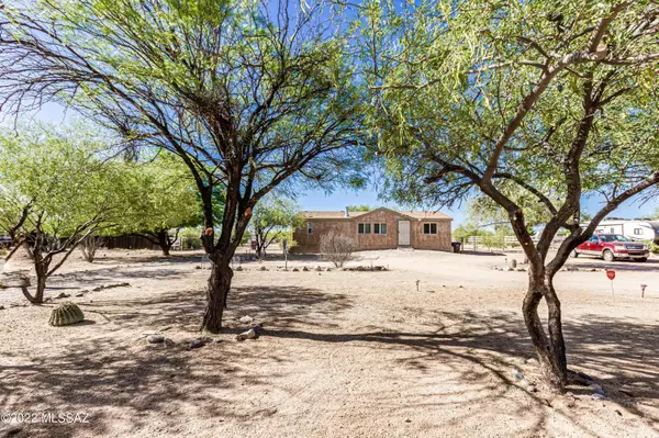 16720 W Falcon Lane, Marana, AZ 85653