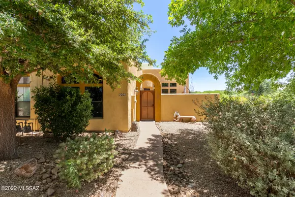 711 Lombard Way, Tubac, AZ 85646