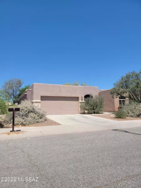 2415 N Avenida Tabica, Green Valley, AZ 85614