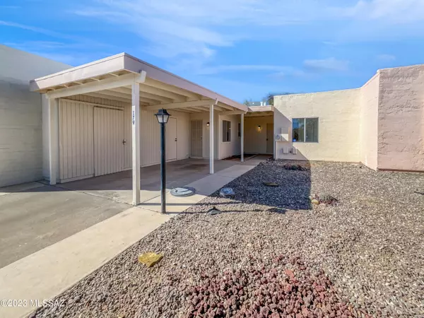 179 N Calle Del Lago, Green Valley, AZ 85614