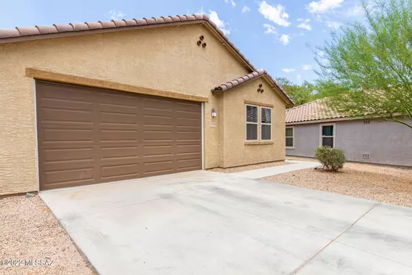 12564 N School Day Drive, Marana, AZ 85653