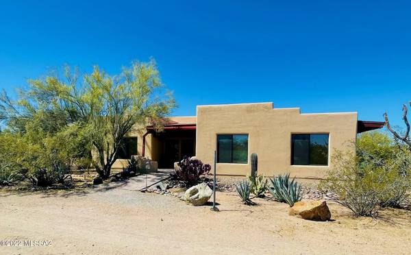 5025 N Old West Road,  Tucson,  AZ 85743