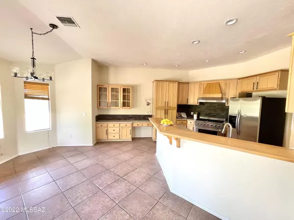 Sahuarita, AZ 85629,1636 W Via Muleje