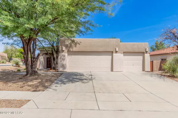 3663 N Raven Wash Drive, Tucson, AZ 85745