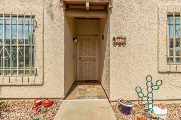 2469 N Ironwood Ridge Drive, Tucson, AZ 85745