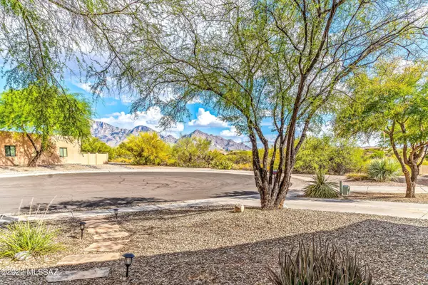 Oro Valley, AZ 85755,644 W Milbrae Drive