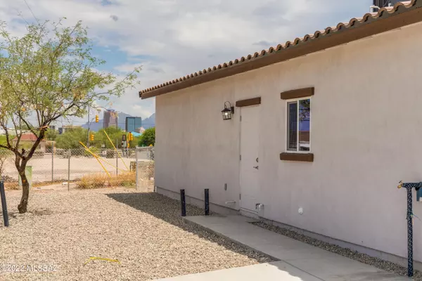 Tucson, AZ 85713,1240 S 10th Avenue