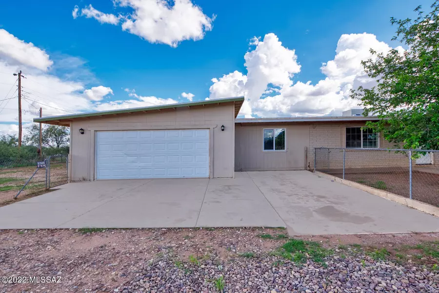 180 E Hamel Road, Huachuca City, AZ 85616