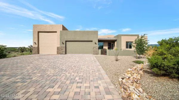 2483 E Old Stone House Trail, Sahuarita, AZ 85629