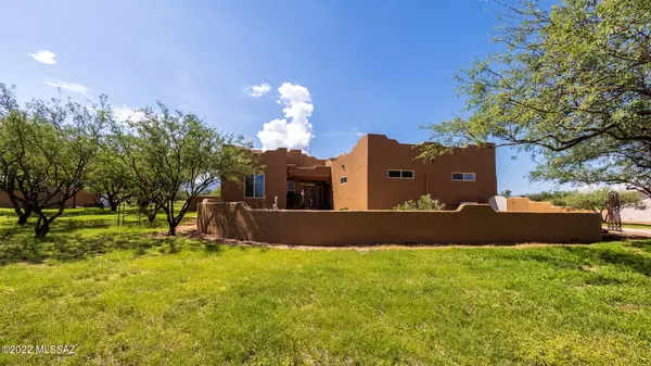 3341 W Horse Ride Loop, Benson, AZ 85602