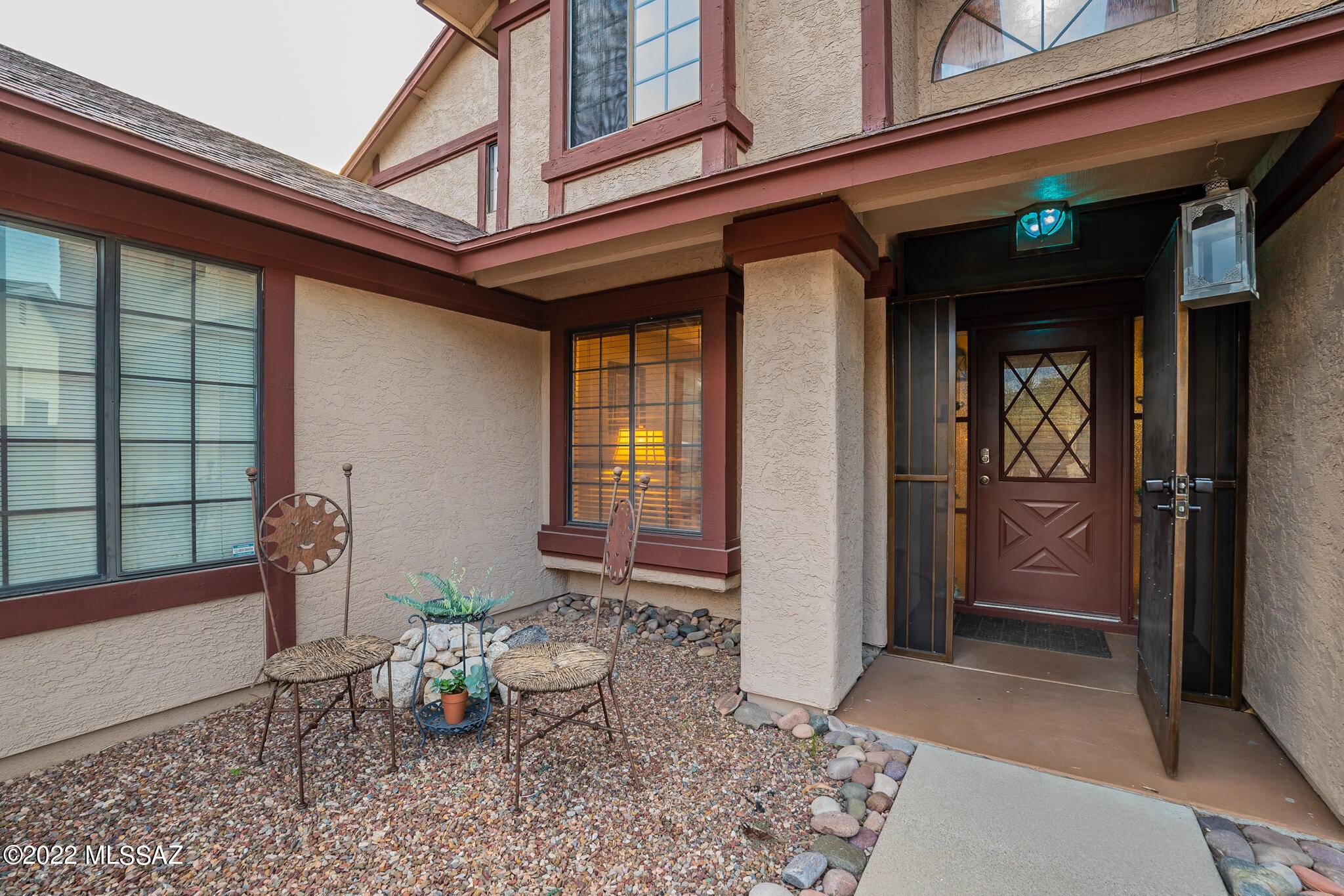 Tucson, AZ 85748,383 S Stonington Place