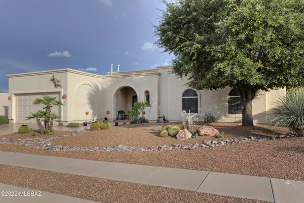 141 W Paseo Del Chino, Green Valley, AZ 85614