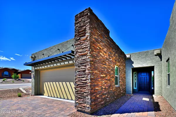 365 E Day Flower Drive, Oro Valley, AZ 85755