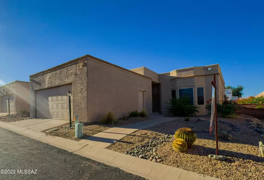 554 W Parkwood Court, Green Valley, AZ 85614