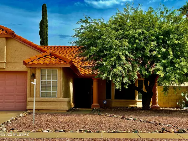 7937 S Castle Bay Street, Tucson, AZ 85747