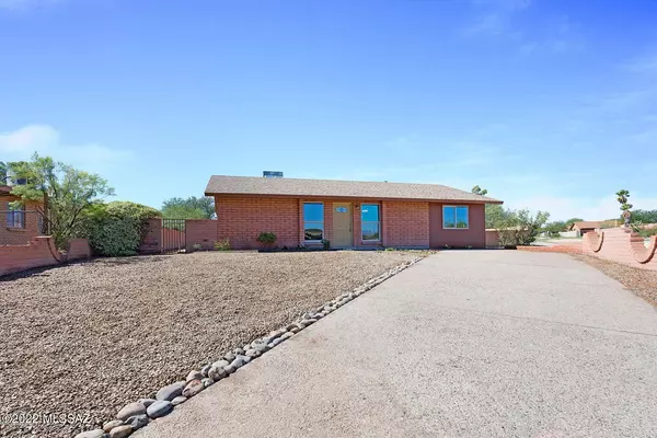 3061 W Maxine Ci Circle, Tucson, AZ 85746