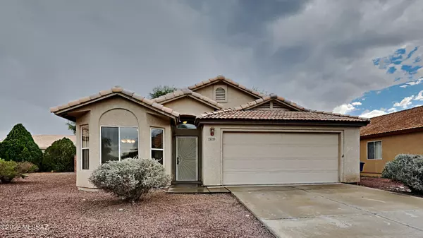 2203 W Silverbell Oasis Way, Tucson, AZ 85745