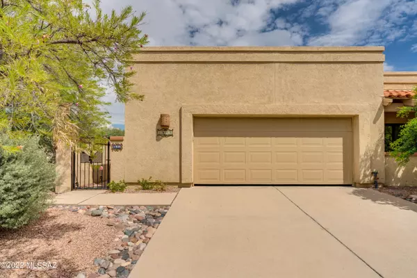 1035 E Camino Diestro, Oro Valley, AZ 85704