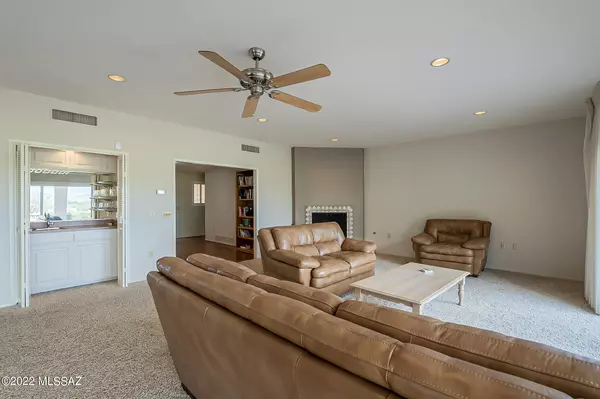 Green Valley, AZ 85614,441 E Via Cortes