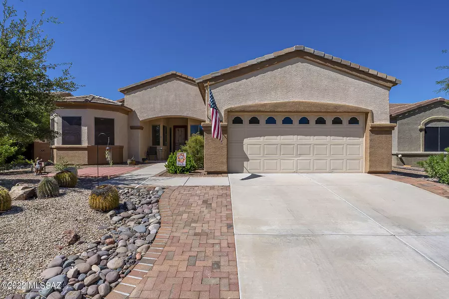 397 N Mountain Brook Drive, Green Valley, AZ 85614