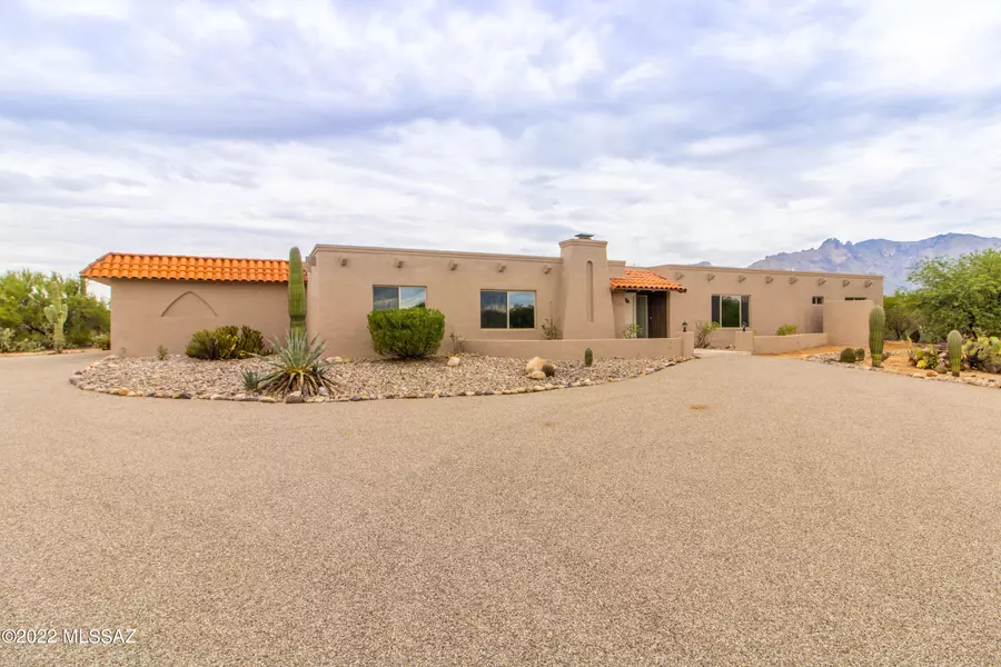 5211 N Foothills Drive, Tucson, AZ 85718